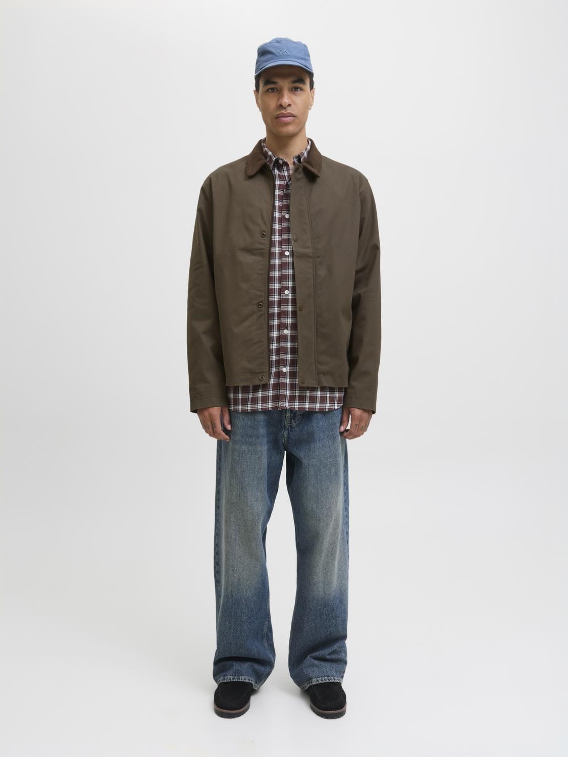 model_shot-front_full